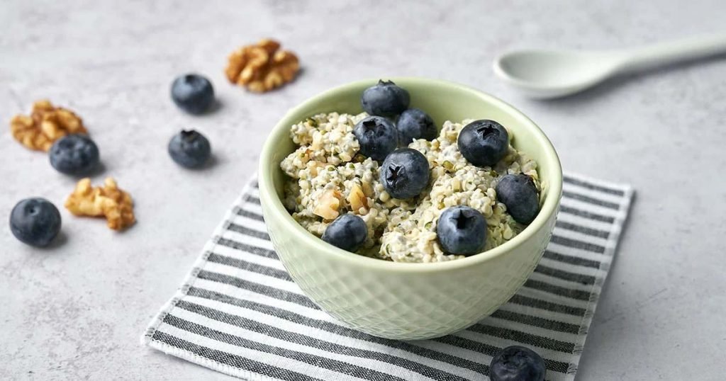 Oats with Berries and Cream